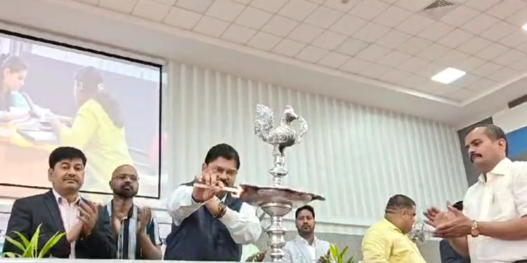 गढ़वा: चकाचौंध से भरा रोजगार मेला: चतुर्थ जनजातीय गौरव दिवस पर रोजगार का सुनहरा मौका!