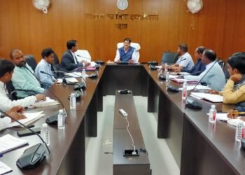 गढ़वा: उपायुक्त की अध्यक्षता में कल्याण विभाग की योजनाओं की बैठक