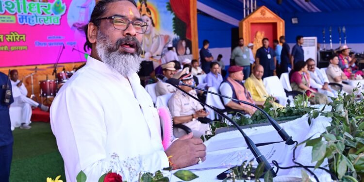 गढ़वा: झारखंड की सांस्कृतिक धरोहर का उत्सव: राजकीय श्री बंशीधर महोत्सव 2025