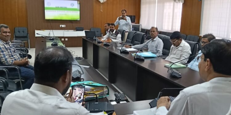 गढ़वा में उपायुक्त की अध्यक्षता में जिला स्तरीय अनुश्रवन समिति की महत्वपूर्ण बैठक!