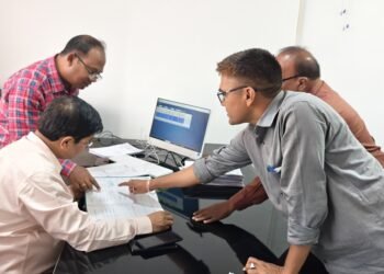 गढ़वा: वित्तीय वर्ष का अंतिम चरण! उपायुक्त ने कोषागार कार्यालय का औचक निरीक्षण और दिए सख्त निर्देश