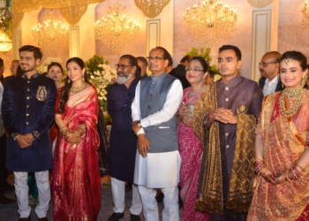राजनीति और खुशहाली का संगम: मुख्यमंत्री हेमन्त सोरेन ने नव दंपति को दिया अनमोल आशीर्वाद