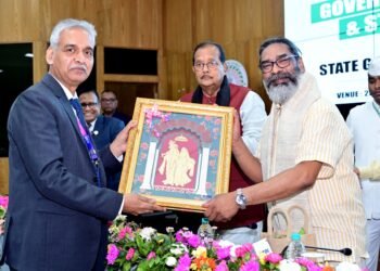 झारखंड सरकार और एसबीआई के बीच ऐतिहासिक एमओयू: सरकारी कर्मियों को मिलेगा 1 करोड़ तक का बीमा लाभ