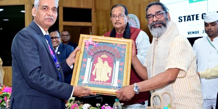 झारखंड सरकार और एसबीआई के बीच ऐतिहासिक एमओयू: सरकारी कर्मियों को मिलेगा 1 करोड़ तक का बीमा लाभ