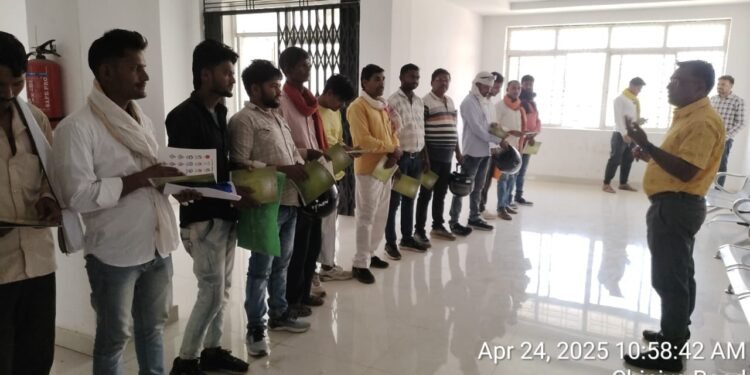 गढ़वा: मोटरसाइकिल चालकों के लिए सड़क सुरक्षा: नियमों की जागरूकता से हादसों पर लगेगी लगाम