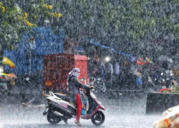 झारखंड के बदलते मौसम का बड़ा असर: यलो अलर्ट जारी, गरज, ओले और तेज़ हवाएं