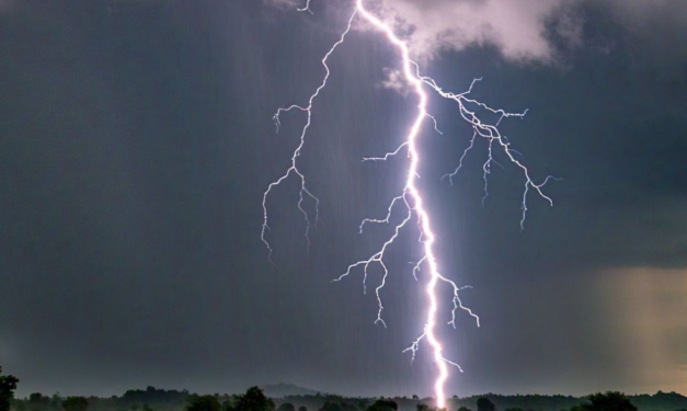 झारखंड मौसम अपडेट: चक्रवात, बारिश और तेज हवाओं के बीच IMD का ऑरेंज और येलो अलर्ट जारी!