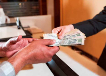 गढ़वा में घूसखोरी पर शिकंजा: रोजगार सेवक रिश्वत लेते हुए गिरफ्तार