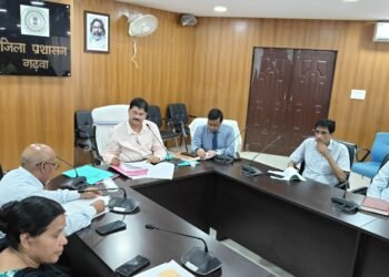 गढ़वा में स्वास्थ्य योजनाओं की समीक्षा: उपायुक्त की अध्यक्षता में जिला स्तरीय बैठक में लिए गए बड़े फैसले