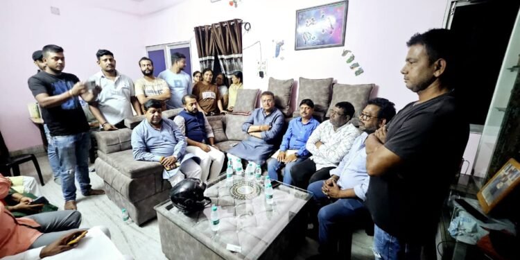 सांसद मनीष जायसवाल का संवेदनशील कदम: दुख की घड़ी में रामगढ़ के भाजपा कार्यकर्ताओं के साथ!