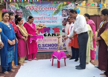 डीएवी आरा कुजू में ग्रीष्मकालीन उत्सव की धूम: नन्हे बच्चों ने खेल, नृत्य और कला से बिखेरी रंगीन छटा!