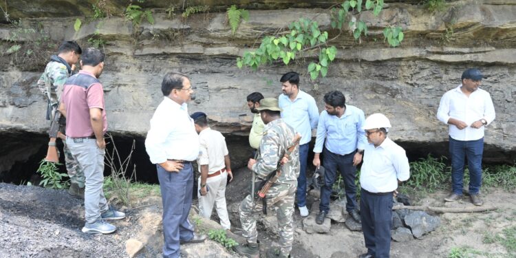 सीसीएल रजरप्पा का धमाकेदार अभियान: धवैया में अवैध कोयला खनन पर कसी नकेल, 30 टन कोयला जब्त!