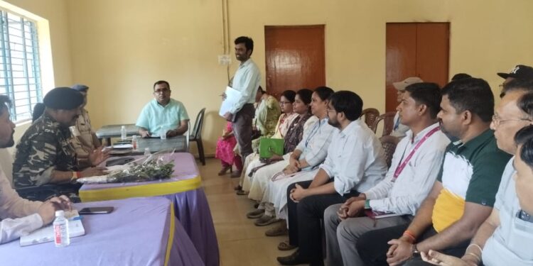 रामगढ़ में अपराध पर लगाम: थाना प्रभारी ने स्वर्ण व्यवसायियों और बैंक कर्मियों संग रची चोरी-डकैती रोकने की रणनीति!