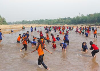 श्री अग्रसेन स्कूल भुरकुंडा का समर कैंप धमाल: दामोदर पिकनिक स्पॉट पर बच्चों ने की मस्ती, सीखे नए हुनर!