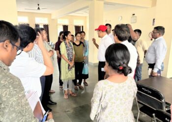 आकांक्षा कार्यक्रम: आदिवासी मेधावी छात्रों के लिए नि:शुल्क इंजीनियरिंग-मेडिकल कोचिंग