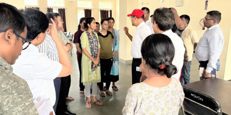 आकांक्षा कार्यक्रम: आदिवासी मेधावी छात्रों के लिए नि:शुल्क इंजीनियरिंग-मेडिकल कोचिंग