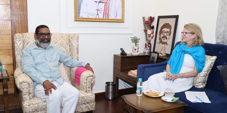 बच्चों के उज्ज्वल भविष्य के लिए प्रतिबद्धता: मुख्यमंत्री हेमन्त सोरेन की यूनिसेफ से महत्वपूर्ण चर्चा