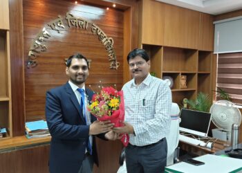 गढ़वा के नए उपायुक्त दिनेश कुमार यादव ने संभाला पदभार: जनकल्याणकारी योजनाओं को मिलेगा नया आयाम!