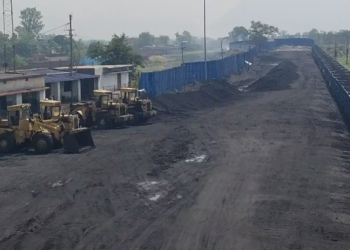 रामगढ़ में CCL कर्मी की ट्रेन से कटकर दर्दनाक मौत: चैनपुर साइडिंग पर हारून मियां की जान गई, ग्रामीणों का हंगामा!