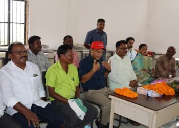 आदिवासी छात्रावासों में बड़े बदलाव! कल्याण मंत्री चमरा लिंडा ने किया औचक निरीक्षण