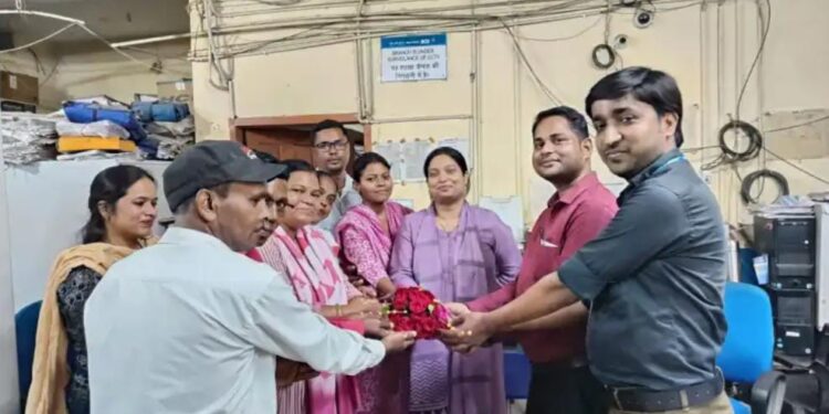 मगनपुर बैंक ऑफ इंडिया में भावुक विदाई: लक्ष्मी कालुंडिया के स्थानांतरण पर कर्मियों ने बांधा सम्मान का गुलदस्ता!