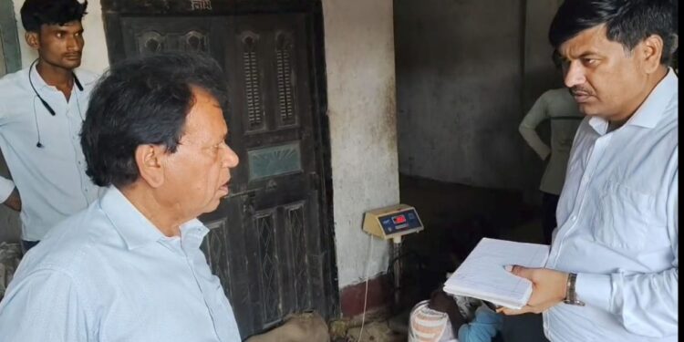 गढ़वाः भ्रष्टाचार पर कड़ा प्रहार: दो राशन दुकानों की अनुज्ञप्ति तत्काल रद्द