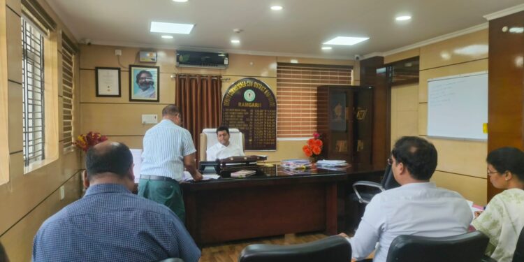 रामगढ़ में राशन वितरण की रफ्तार: उपायुक्त चंदन कुमार ने टास्क फोर्स बैठक में दिए तीन महीने के राशन वितरण के कड़े निर्देश!