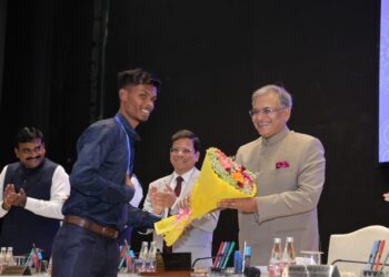 मतदाता सूची की चमक हीरे की तरह बनाए रखने का संकल्प!