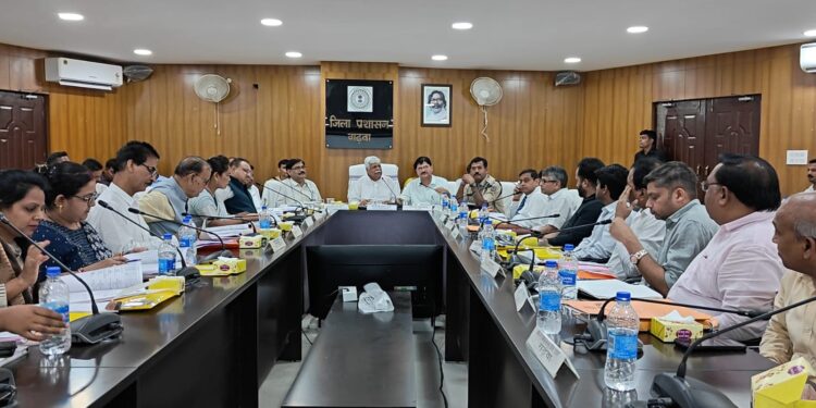 गढ़वा: जिला विकास की दिशा में बड़ा कदम! माननीय सांसद ने की उच्च स्तरीय समीक्षा बैठक