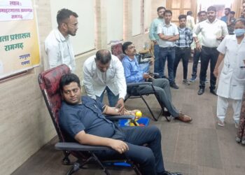रामगढ़ में रक्तदान महादान: उपायुक्त चंदन कुमार की अगुवाई में शिविर, दर्जनों ने बचाई जान!