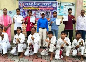 भुरकुंडा में चमके सितारे: एथलेटिक्स खिलाड़ियों का पंचायत भवन में शानदार सम्मान!