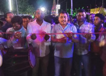 लोहसिंघना में मंडा त्योहार की धूम: 71 शिव भक्तों ने अंगारों पर चलकर दिखाई भक्ति, विधायक तिवारी ने की संस्कृति संरक्षण की अपील!