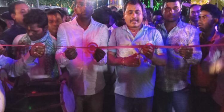 लोहसिंघना में मंडा त्योहार की धूम: 71 शिव भक्तों ने अंगारों पर चलकर दिखाई भक्ति, विधायक तिवारी ने की संस्कृति संरक्षण की अपील!