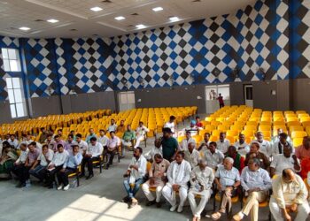 बकरीद में शांति की गूंज: गढ़वा उपायुक्त दिनेश कुमार यादव ने शांति समिति की बैठक में दिए सौहार्द के निर्देश!