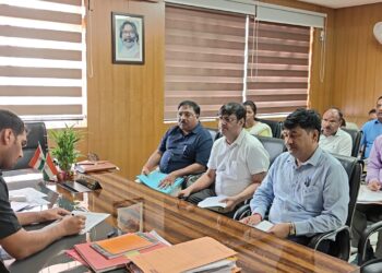 गढ़वा में मतदाता सूची की नई शुरुआत: उपायुक्त दिनेश कुमार यादव ने प्री-रिवीजन गतिविधियों के लिए बुलाई अहम बैठक!