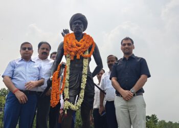 धरती आबा की अमर गाथा: गढ़वा में भगवान बिरसा मुंडा की पुण्यतिथि पर भावपूर्ण श्रद्धांजलि!