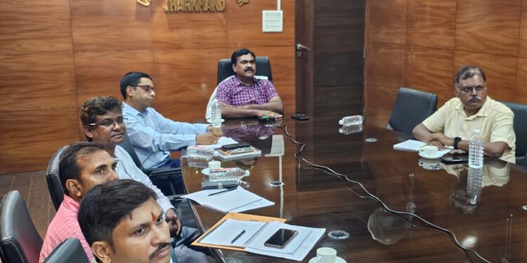 1200 मतदाताओं की सीमा, नजदीकी बूथ की सुविधा: मुख्य निर्वाचन पदाधिकारी रवि कुमार ने झारखंड में शुरू की क्रांतिकारी तैयारी!