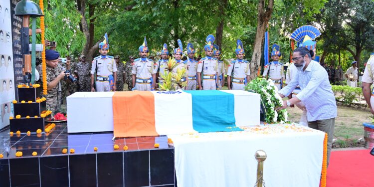 शहीद सत्यवान की वीरता को नमन: राज्यपाल और CM हेमन्त सोरेन ने रांची में दी भावभीनी श्रद्धांजलि!