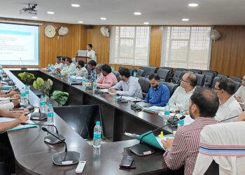 गढ़वा में स्वच्छता और जलापूर्ति पर उपायुक्त का सख्त रुख: स्वच्छ सर्वेक्षण ग्रामीण-2025 की तैयारियों में तेजी, अधिकारियों को फटकार!