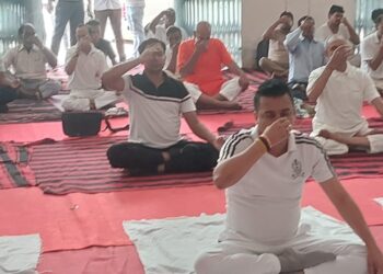 रामगढ़ में योग की गूंज: 11वां अंतरराष्ट्रीय योग दिवस पर SP-SDO सहित जनता ने अपनाया भारत का प्राचीन मंत्र!