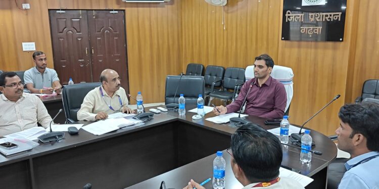 गढ़वा में वित्तीय सशक्तिकरण की बयार! 3 माह का विशेष संतृप्ति अभियान शुरू, हर घर को मिलेगी बैंकिंग सुविधा!