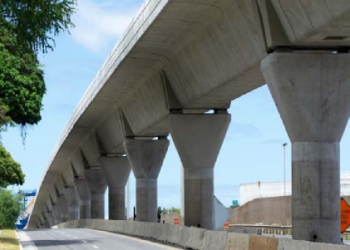 रांची में आदिवासी संगठनों का उग्र प्रदर्शन! सिरमटोली फ्लाईओवर रैंप हटाने की मांग