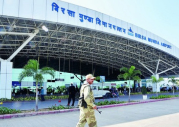 रांची आसमान की सुरक्षा: बिरसा मुंडा एयरपोर्ट ने मांगा नगर निगम से बर्ड हिट रोकने का साथ!