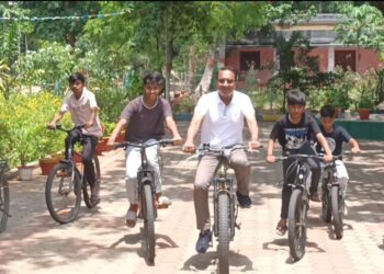 स्वस्थ भारत की साइकिल यात्रा: आरा कुजू में डीएवी स्कूल ने फिट इंडिया के तहत मचाया धमाल!