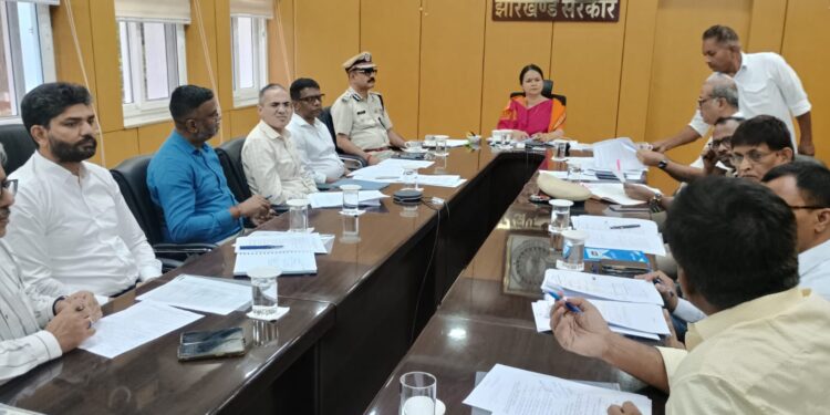 राष्ट्रपति की देवघर यात्रा: मुख्य सचिव अलका तिवारी की समीक्षा में यादगार स्वागत की जोरदार तैयारी!