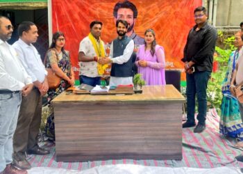 रामगढ़ का गर्व: अधिवक्ता राजेन्द्र कुमार को पीएचडी उपाधि पर रामगढ़ बचाओ संघर्ष समिति ने किया भव्य सम्मान!