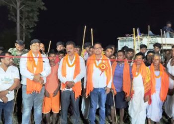 शिव भक्ति में डूबा मतकमा: विधायक रोशन लाल चौधरी ने मंडा पूजा मेले का उद्घाटन किया, छऊ नृत्य ने बांधा समां!