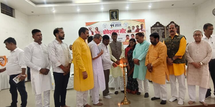 विकसित भारत का स्वर्णिम काल: रामगढ़ में संजय सेठ और BJP ने गिनाए मोदी सरकार के 11 साल के गौरव!