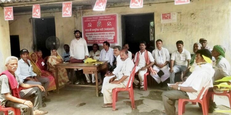 सीपीएम में जीवंत लोकतंत्र, शोषणमुक्त समाज का संकल्प: भुरकुंडा में रामचंद्र ठाकुर ने दिखाया समाजवाद का रास्ता!