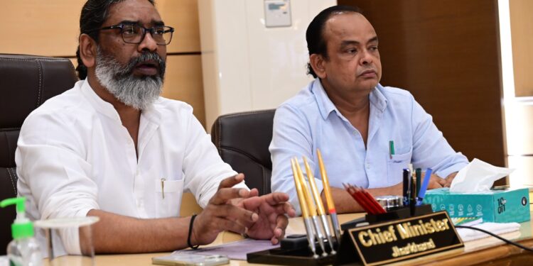 झारखंड में भारी बारिश का अलर्ट: CM हेमन्त सोरेन का उपायुक्तों को सख्त निर्देश, “जल जमाव और नुकसान पर तुरंत एक्शन लें!”